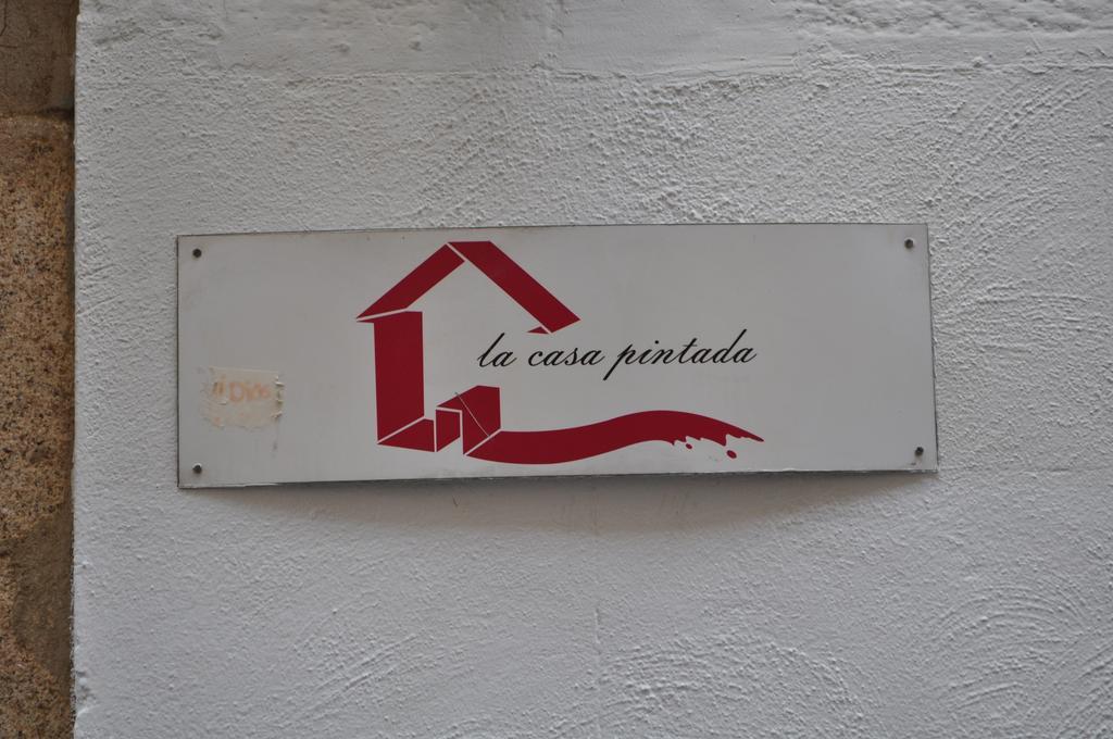 Apartamentos La Casa Pintada Caceres Exterior photo